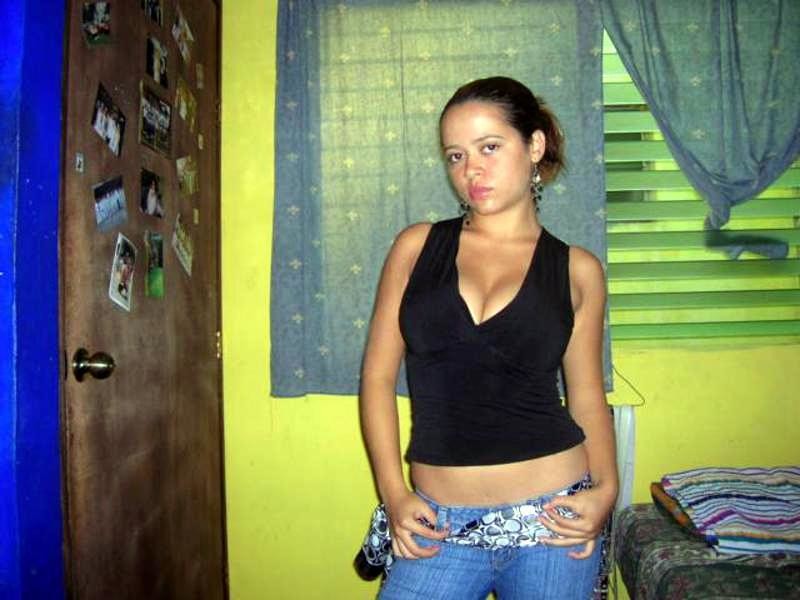 Валентина -  мексиканская девушка с большой грудью
