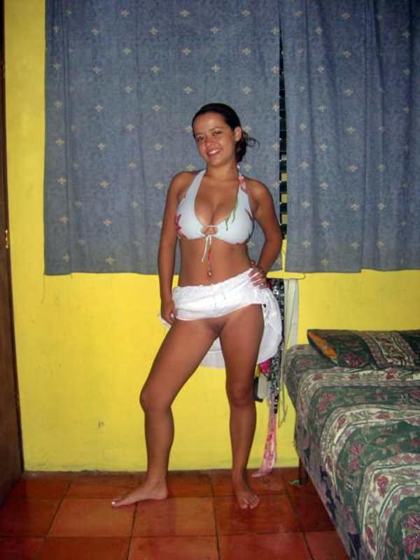 Валентина -  мексиканская девушка с большой грудью